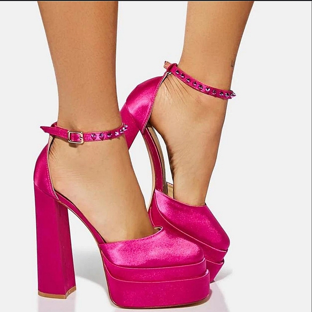 NWOT 'Barbie Pink ' Platform heel